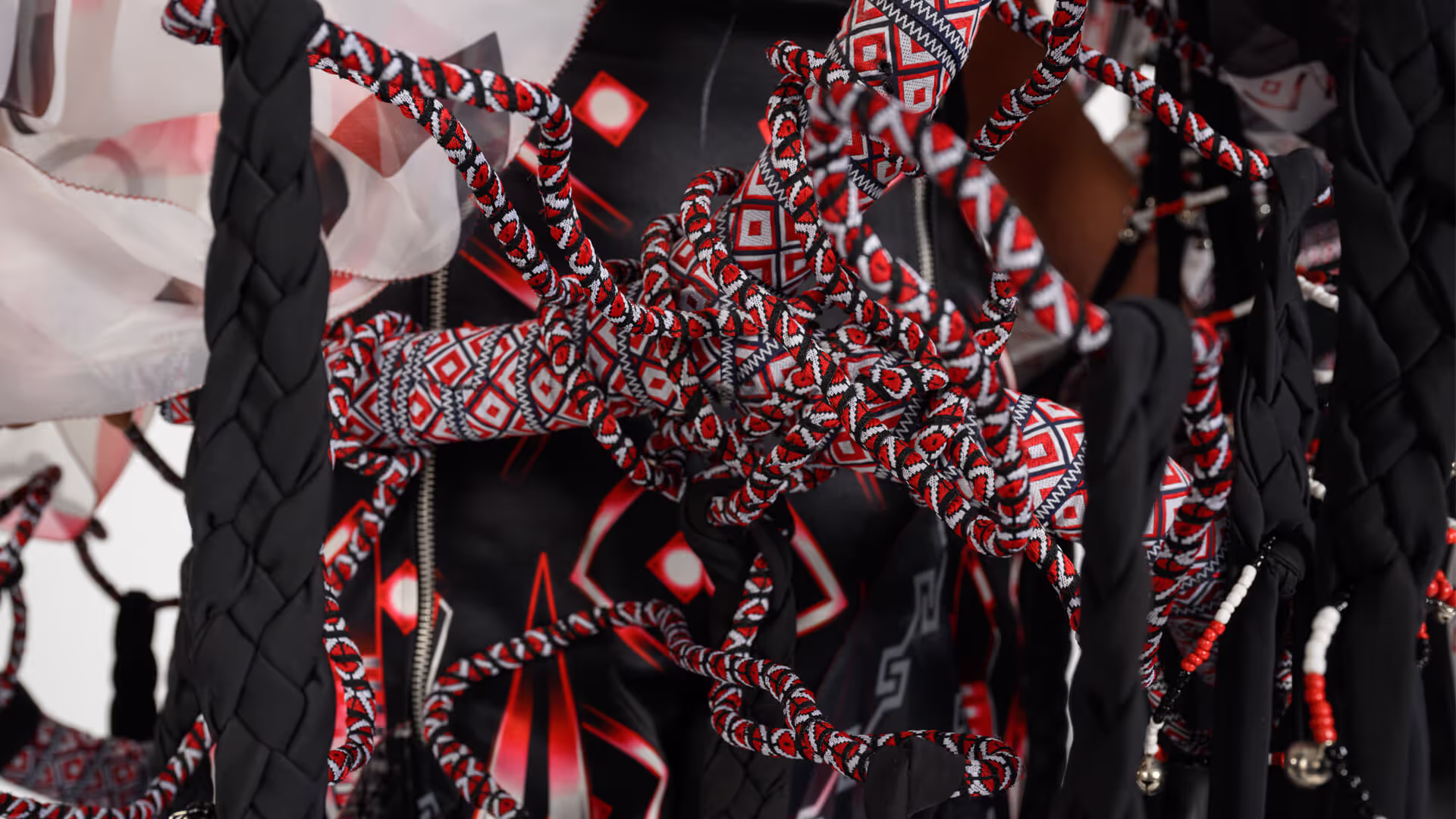 Hold, Dai Jia Chang, Shih Chien University, Taiwan